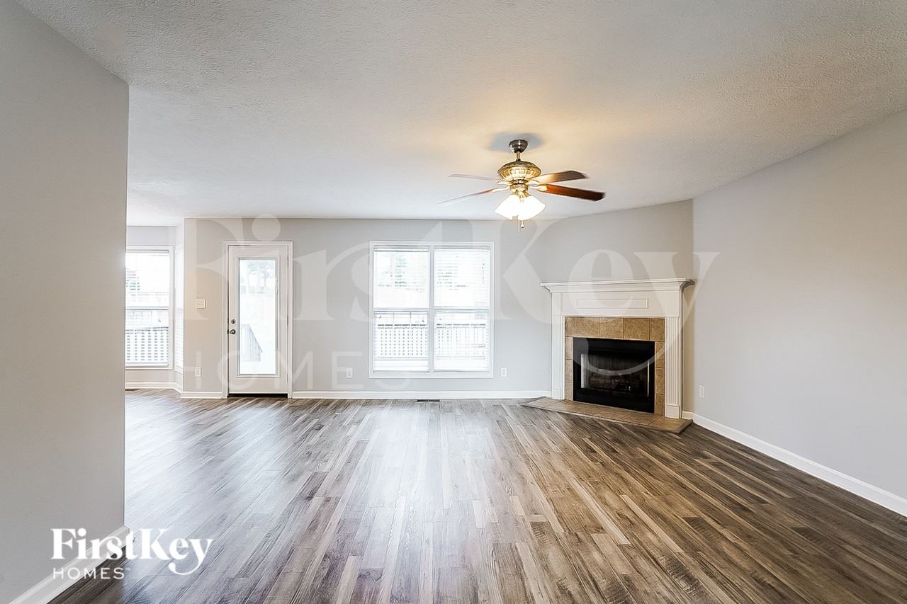 3371 Heatherwood Trce - Photo 2 of 18