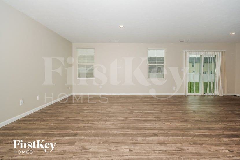 13851 N Mardenis Dr W - Photo 3 of 15