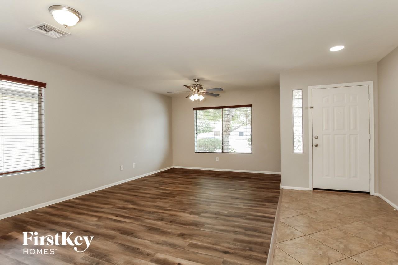 1222 W Jersey Way - Photo 3 of 15