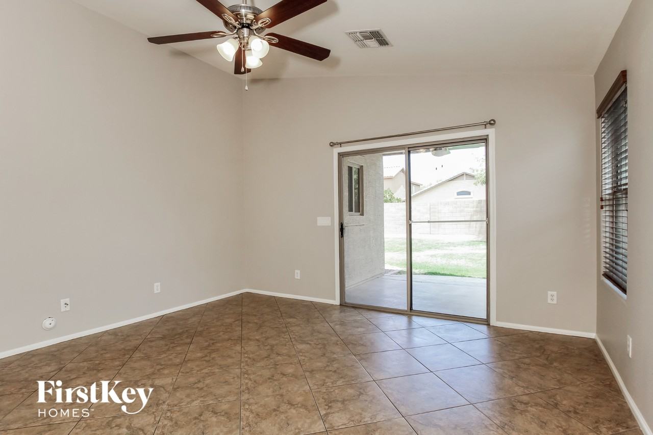 1222 W Jersey Way - Photo 4 of 15