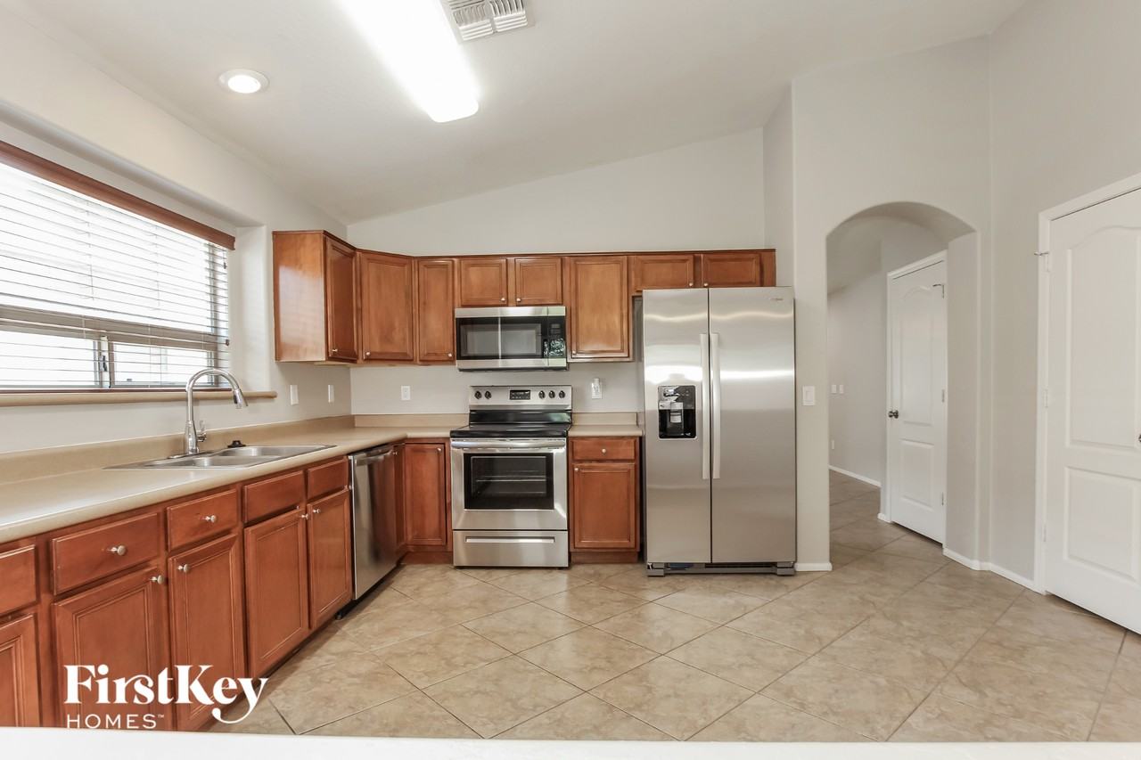 1222 W Jersey Way - Photo 7 of 15