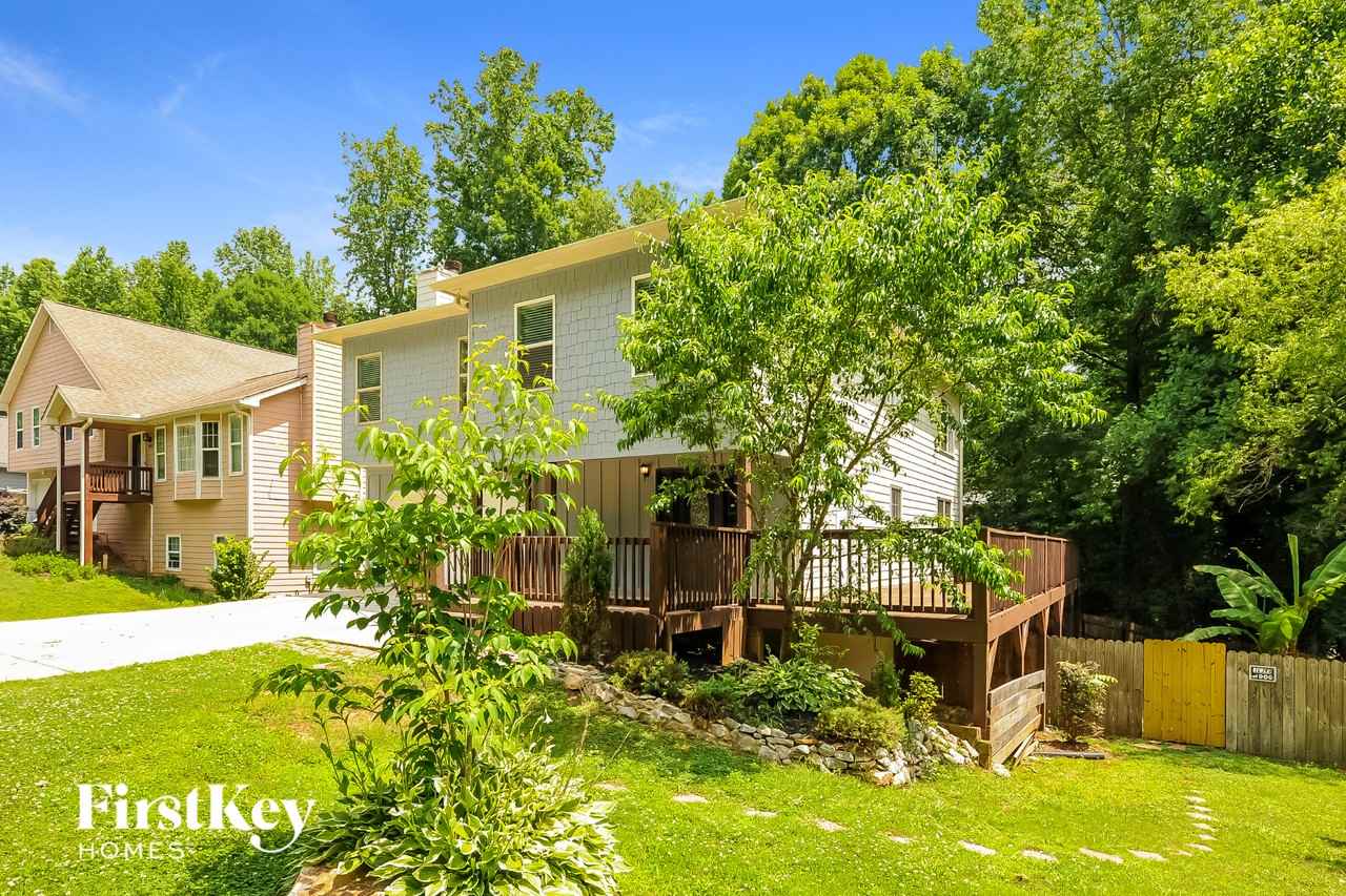 4945 Bent Creek Ct - Photo 2 of 15