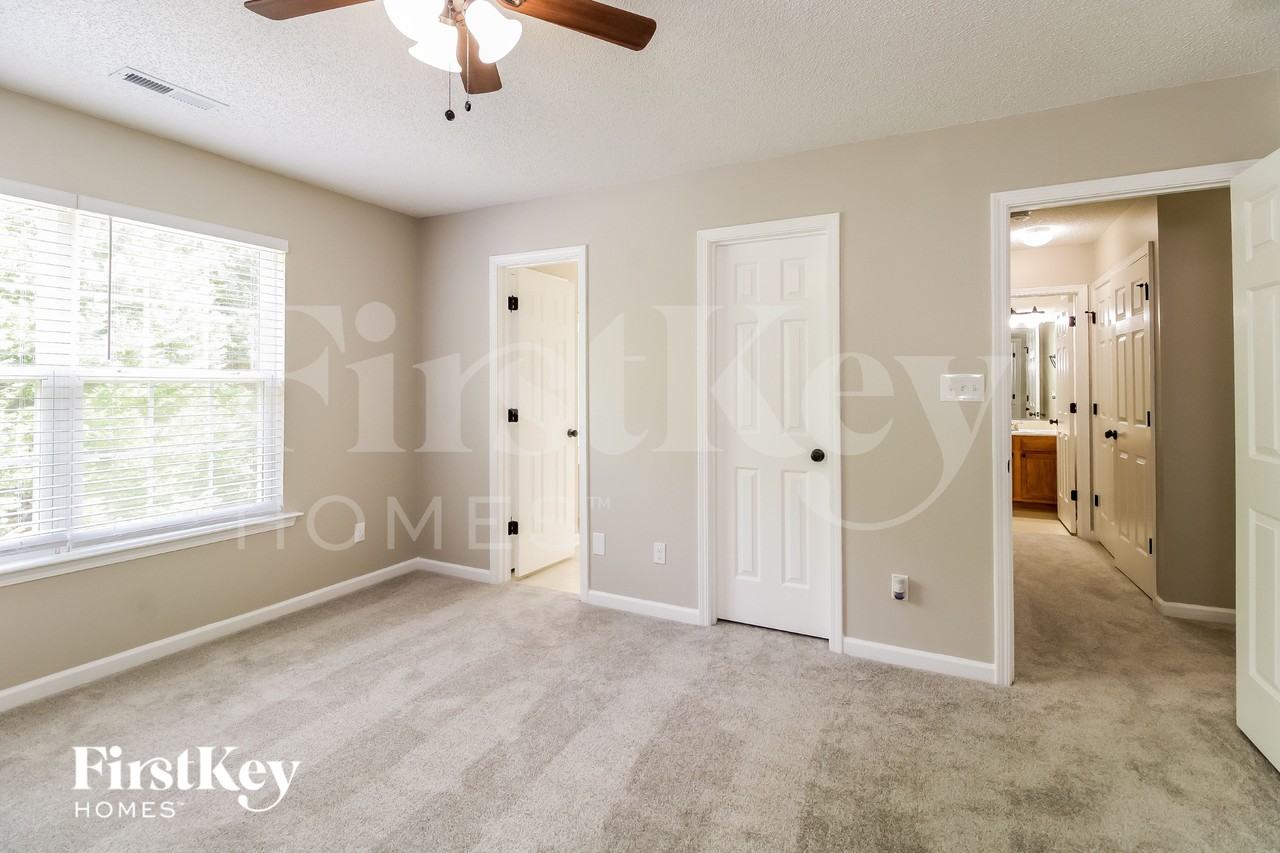 6063 Parkside Cir - Photo 7 of 15