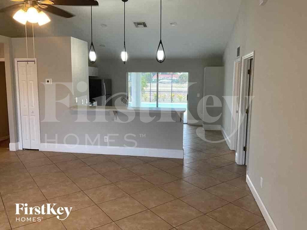 1822 Nw Embers Ter - Photo 3 of 19
