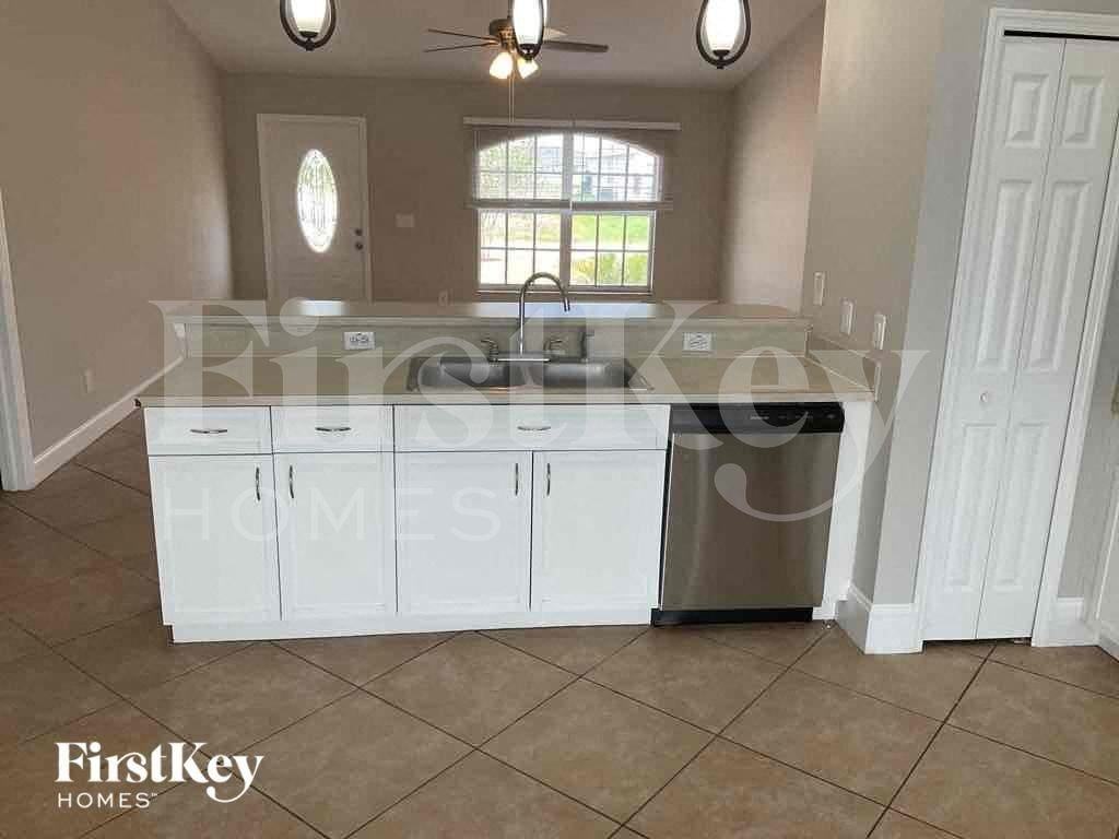 1822 Nw Embers Ter - Photo 4 of 19