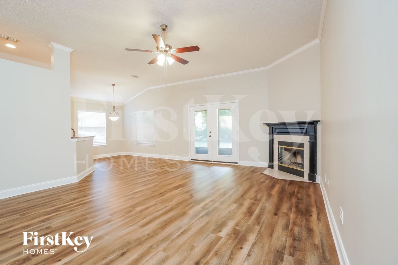 3986 Lake Crest Ter - Photo 3 of 15