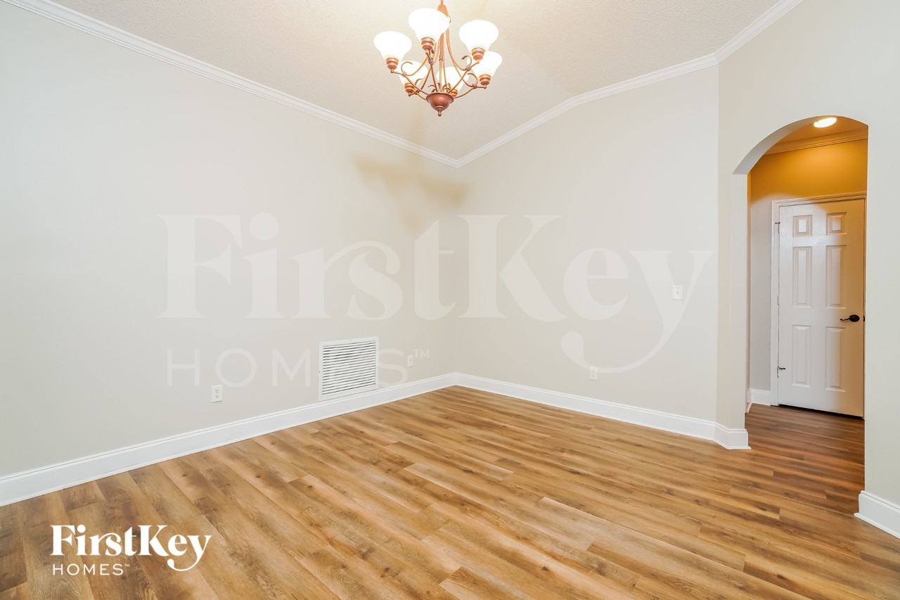 3986 Lake Crest Ter - Photo 5 of 15