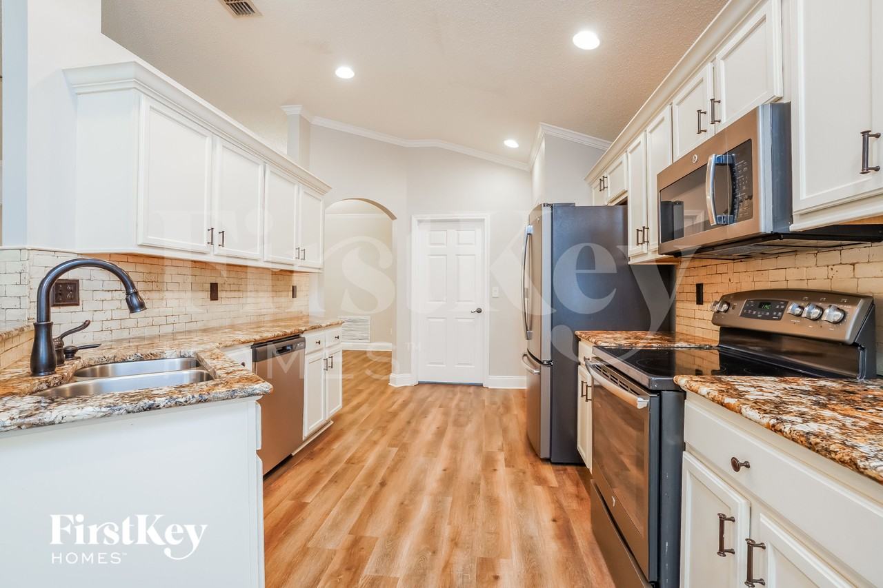 3986 Lake Crest Ter - Photo 7 of 15