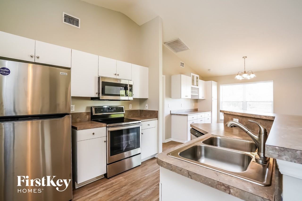 2023 Grayson Ave - Photo 4 of 15
