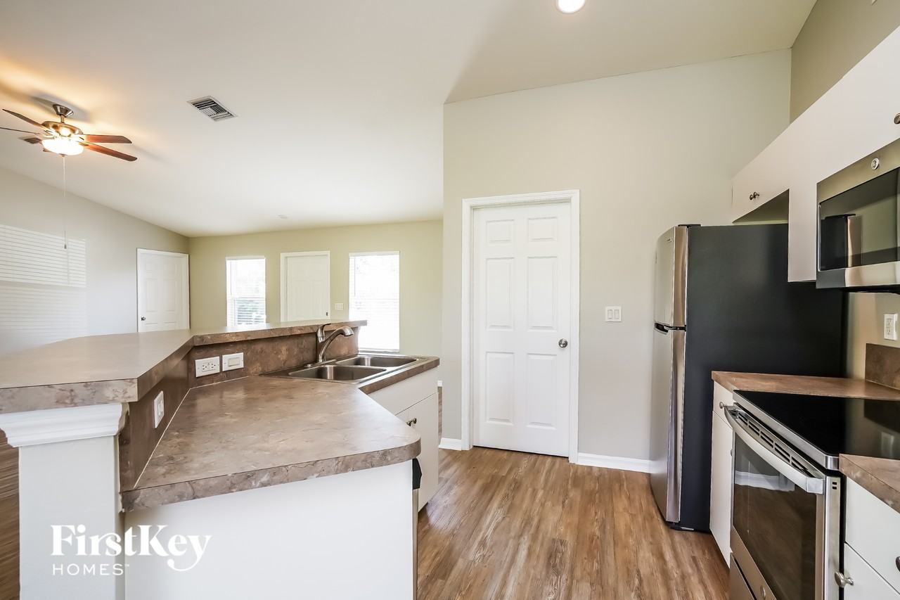2023 Grayson Ave - Photo 5 of 15