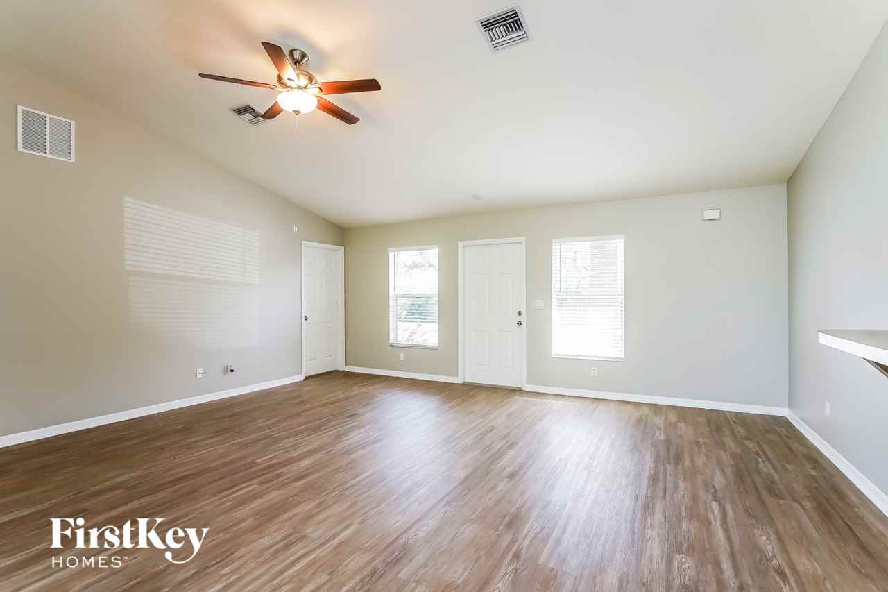 2023 Grayson Ave - Photo 7 of 15