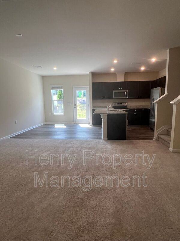 839 Mckenzie Park Ter - Photo 2 of 20