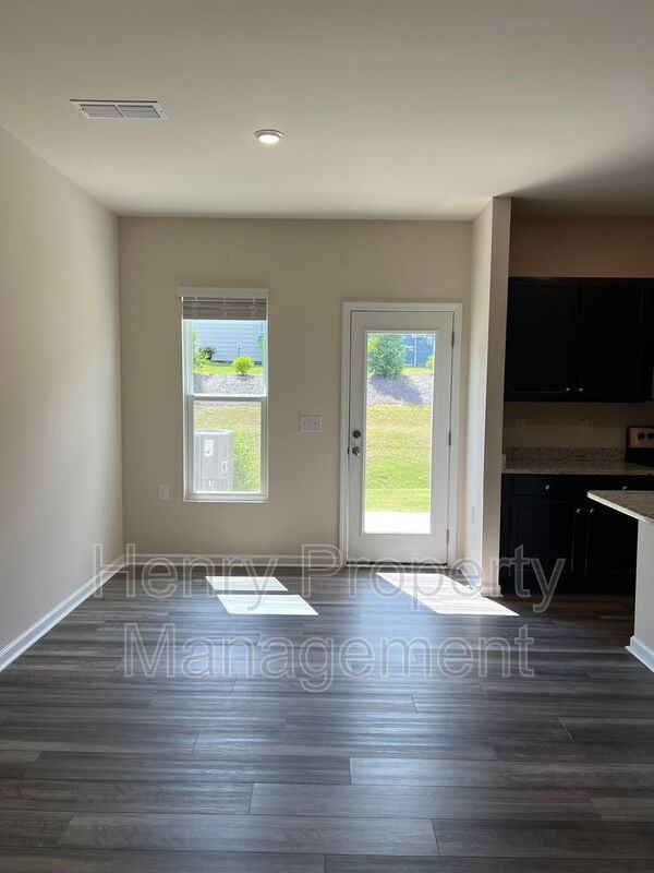 839 Mckenzie Park Ter - Photo 3 of 20