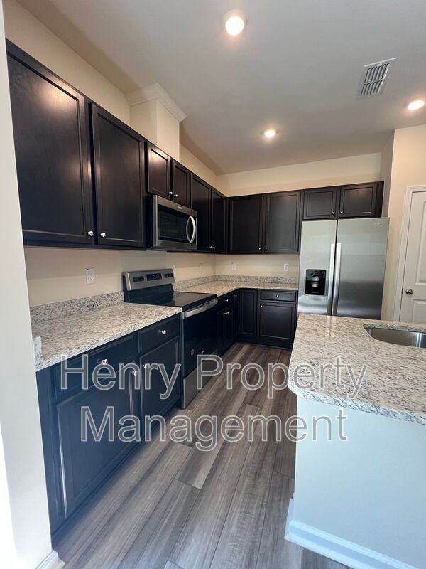 839 Mckenzie Park Ter - Photo 6 of 20