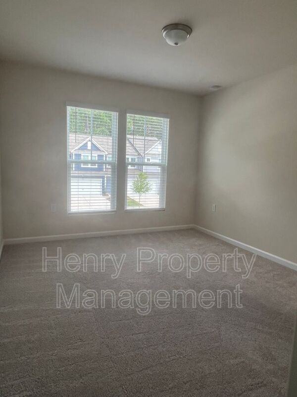839 Mckenzie Park Ter - Photo 7 of 20