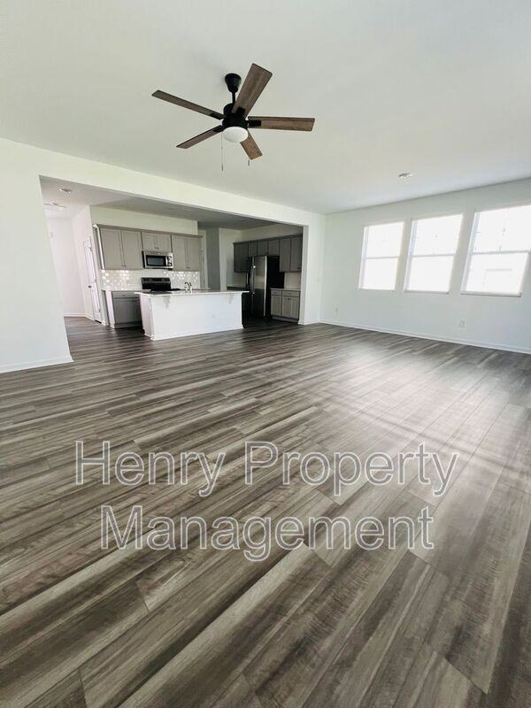 387 Thompson Overlook Way - Photo 2 of 23