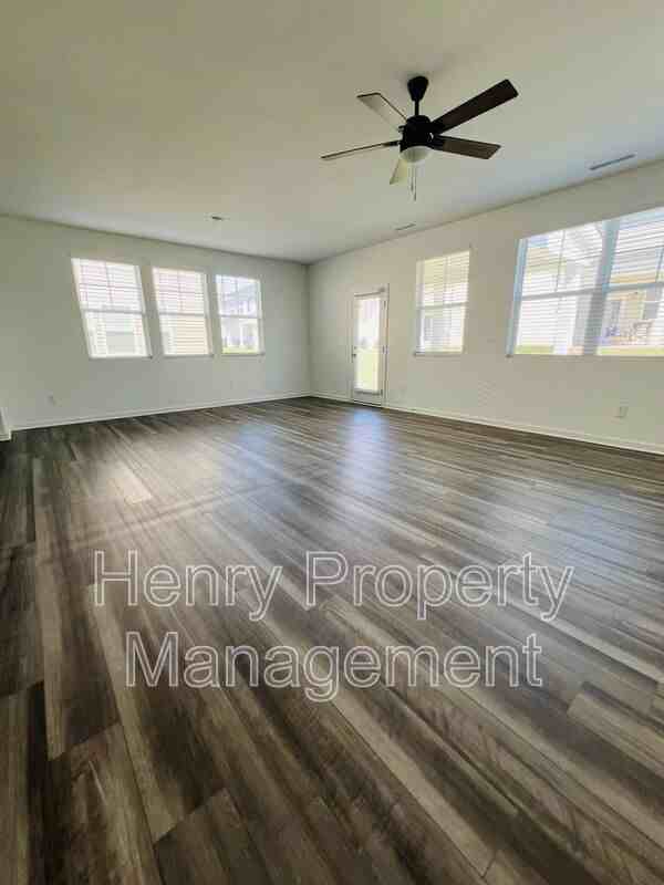 387 Thompson Overlook Way - Photo 3 of 23