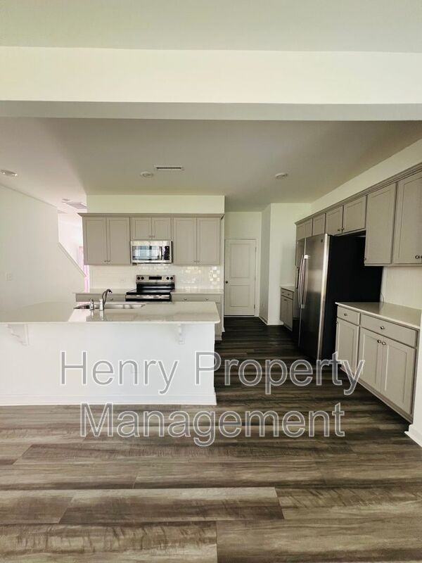387 Thompson Overlook Way - Photo 5 of 23