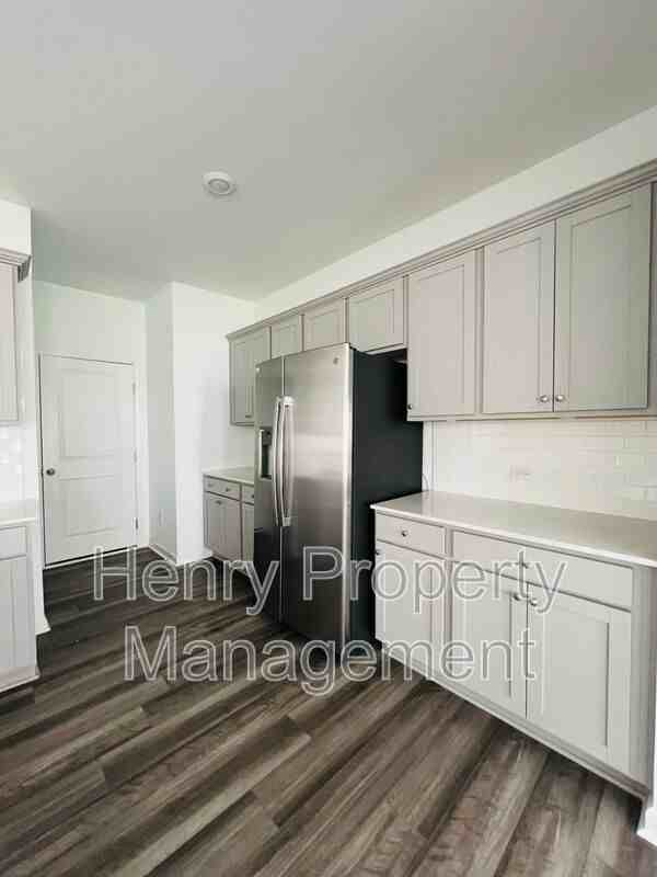 387 Thompson Overlook Way - Photo 6 of 23