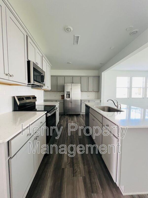 387 Thompson Overlook Way - Photo 7 of 23