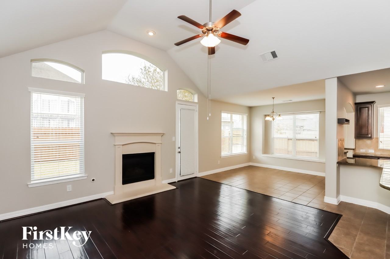 10911 Visconti Ct - Photo 3 of 14