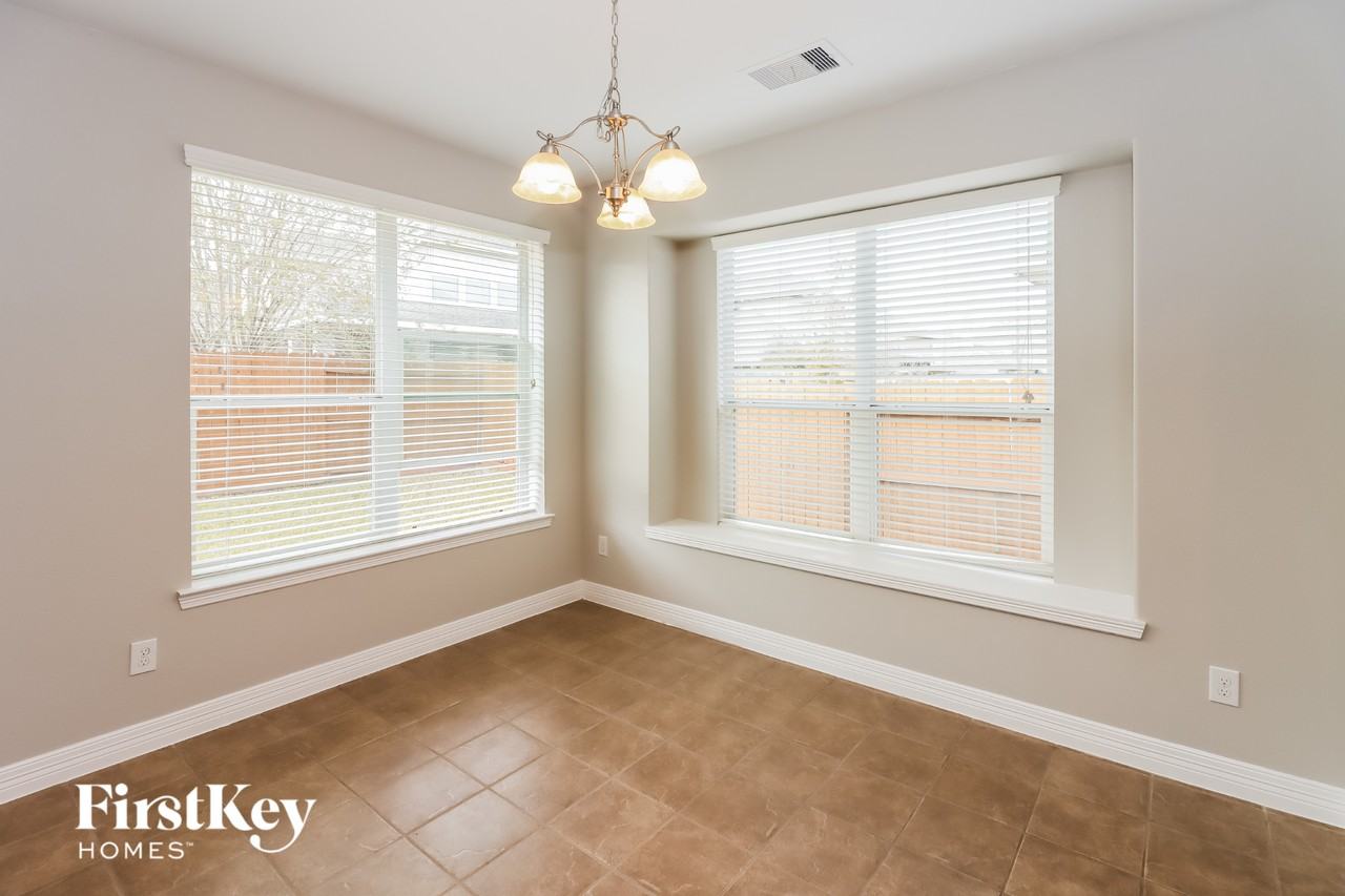 10911 Visconti Ct - Photo 5 of 14