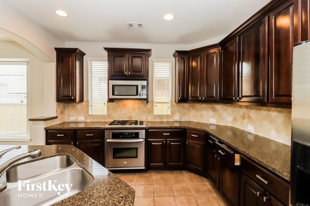 10911 Visconti Ct - Photo 6 of 14