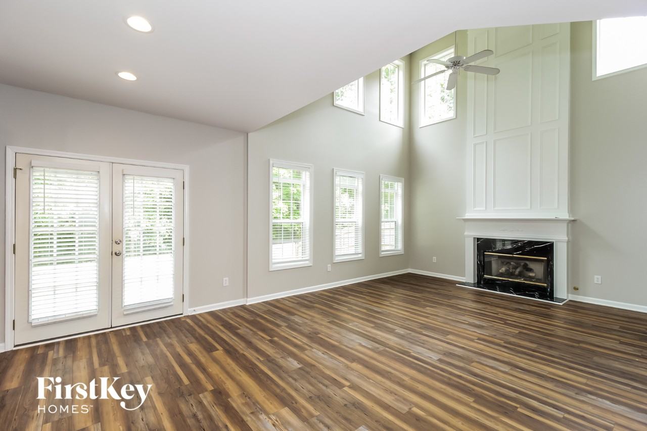 7660 Forest Glen Way - Photo 2 of 15