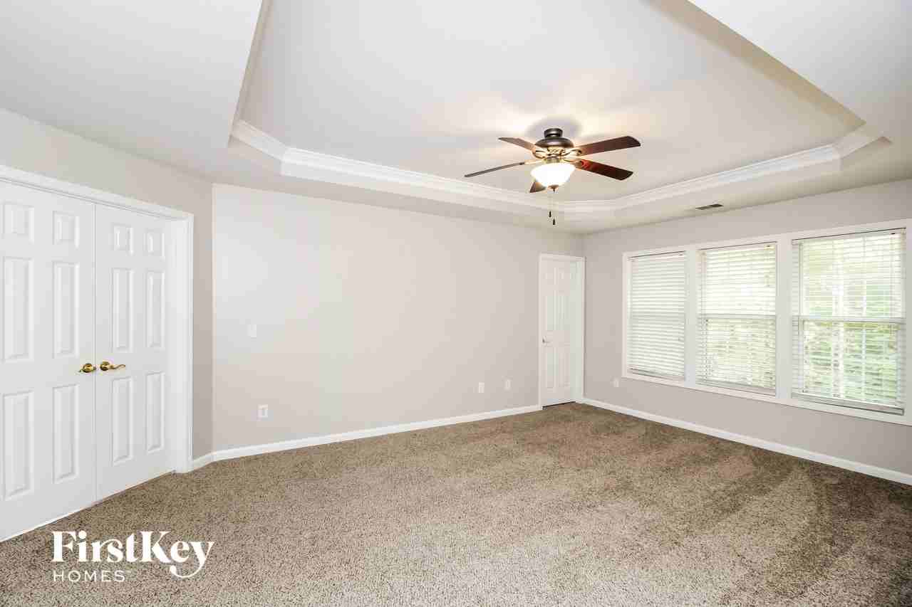 7660 Forest Glen Way - Photo 7 of 15