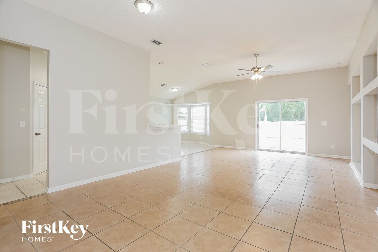 12262 Gehrig Dr - Photo 4 of 15