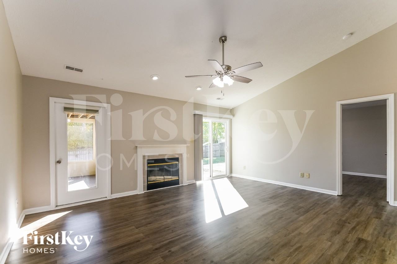 20839 Summitt Rd - Photo 3 of 15