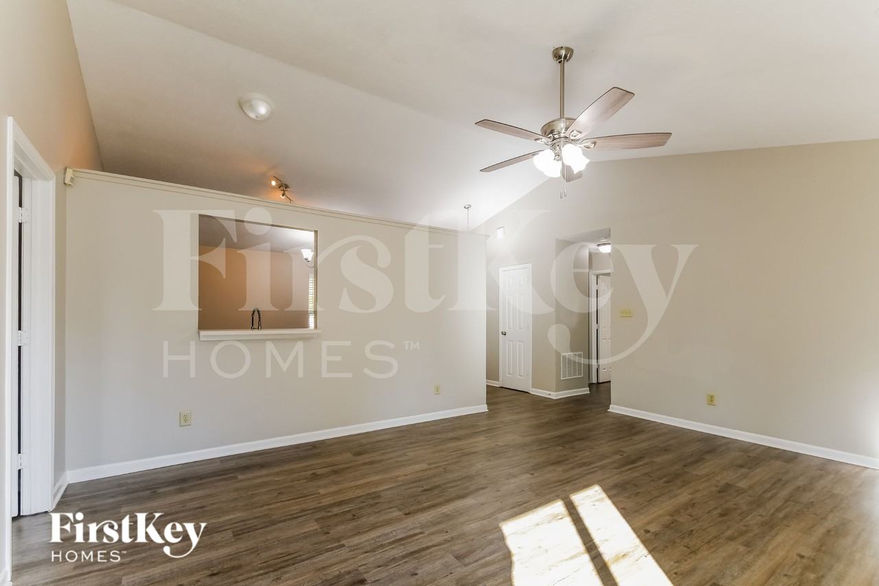 20839 Summitt Rd - Photo 5 of 15