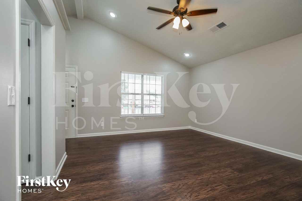 4329 Mystic Valley Ct - Photo 3 of 15