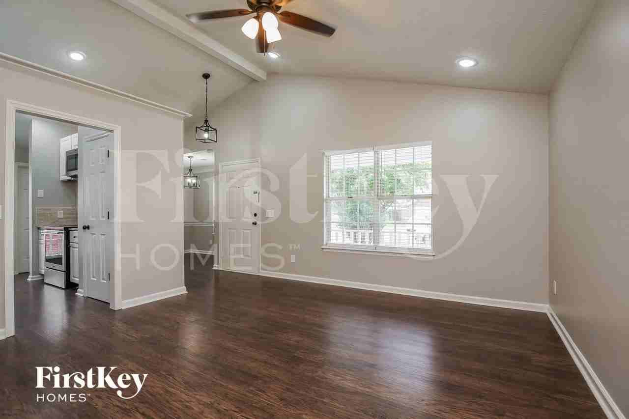 4329 Mystic Valley Ct - Photo 4 of 15