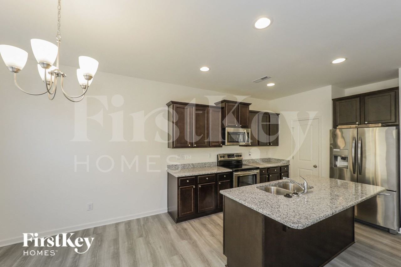 5734 Beaver Pond Trl - Photo 4 of 15