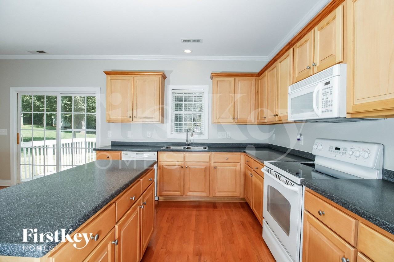 4104 Ballard Farm Rd - Photo 4 of 15
