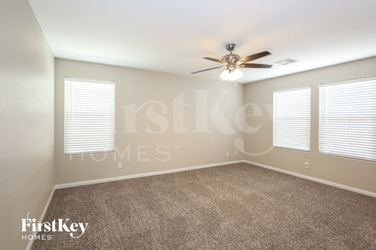 317 Casmailia Ave - Photo 7 of 15