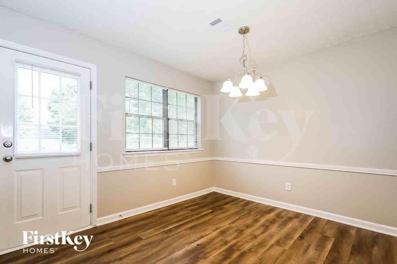 8531 Kendrick Rd - Photo 5 of 16