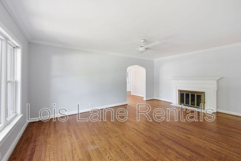 2043 Wappoo Dr - Photo 2 of 26