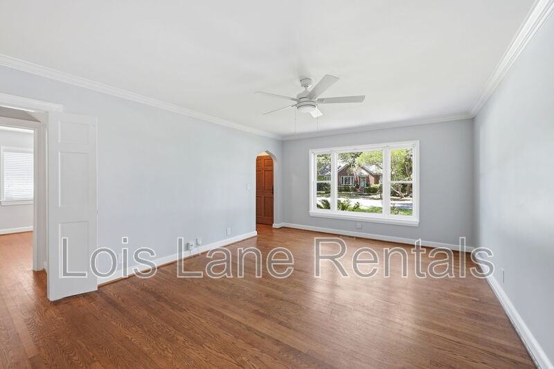 2043 Wappoo Dr - Photo 3 of 26