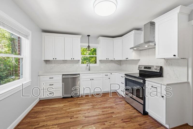 2043 Wappoo Dr - Photo 6 of 26