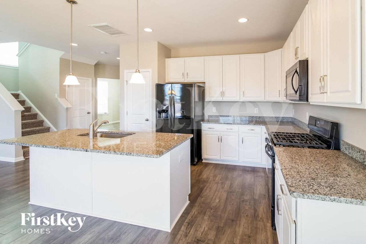 483 Spectrum Rd - Photo 7 of 15