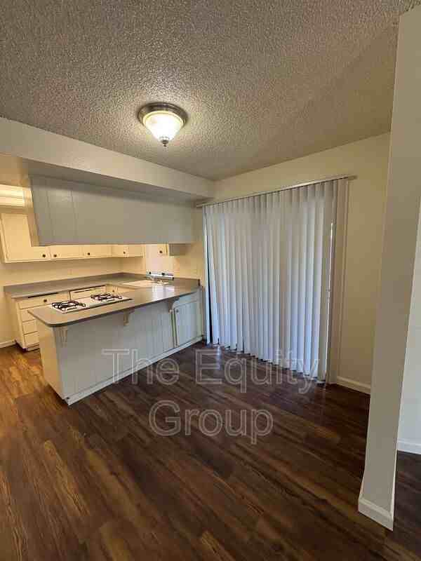 310 1/2 N Park St - Photo 5 of 14