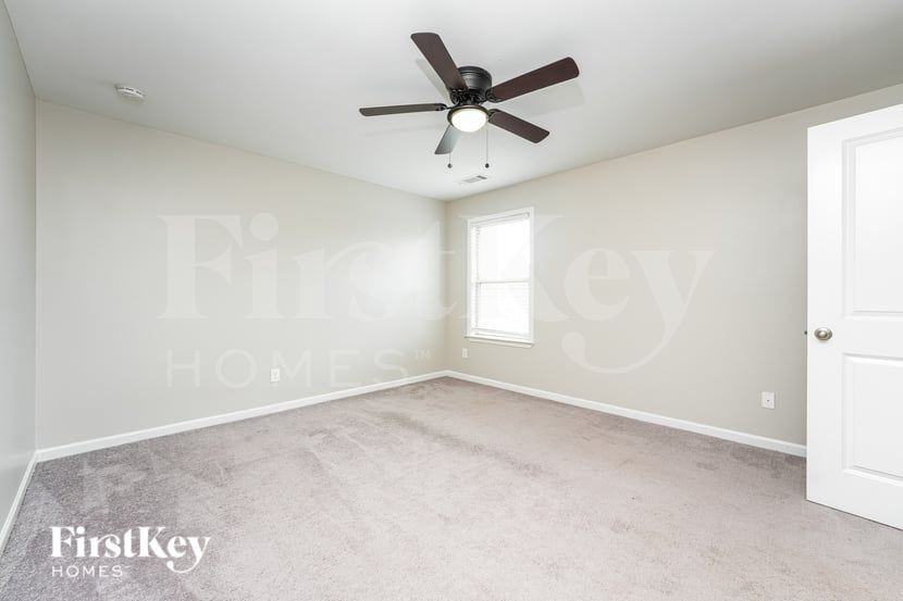 1035 Sutherland Dr - Photo 7 of 16