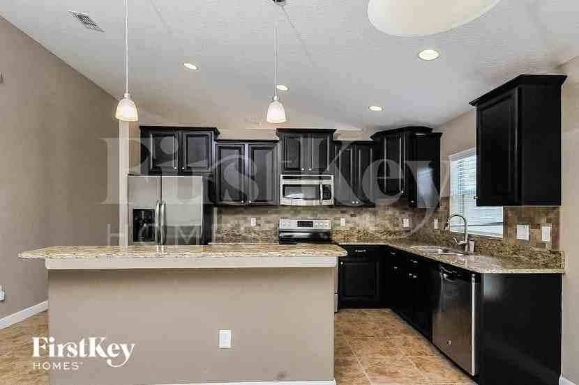3451 Cortland Dr - Photo 4 of 13