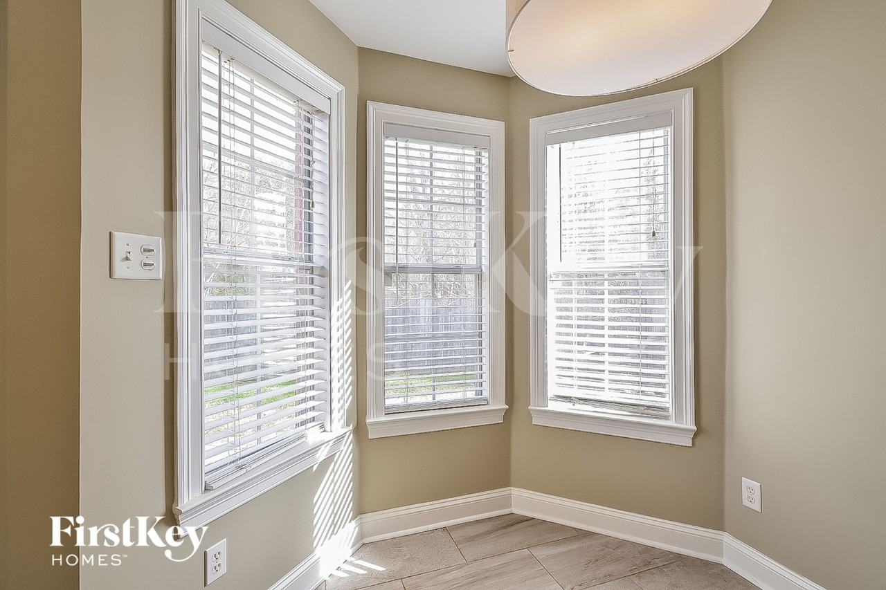 8682 Valmont Cir - Photo 4 of 15