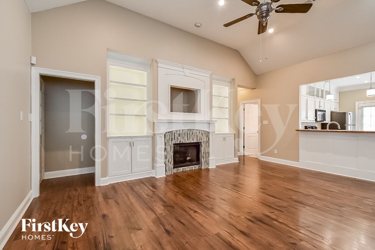 8682 Valmont Cir - Photo 5 of 15