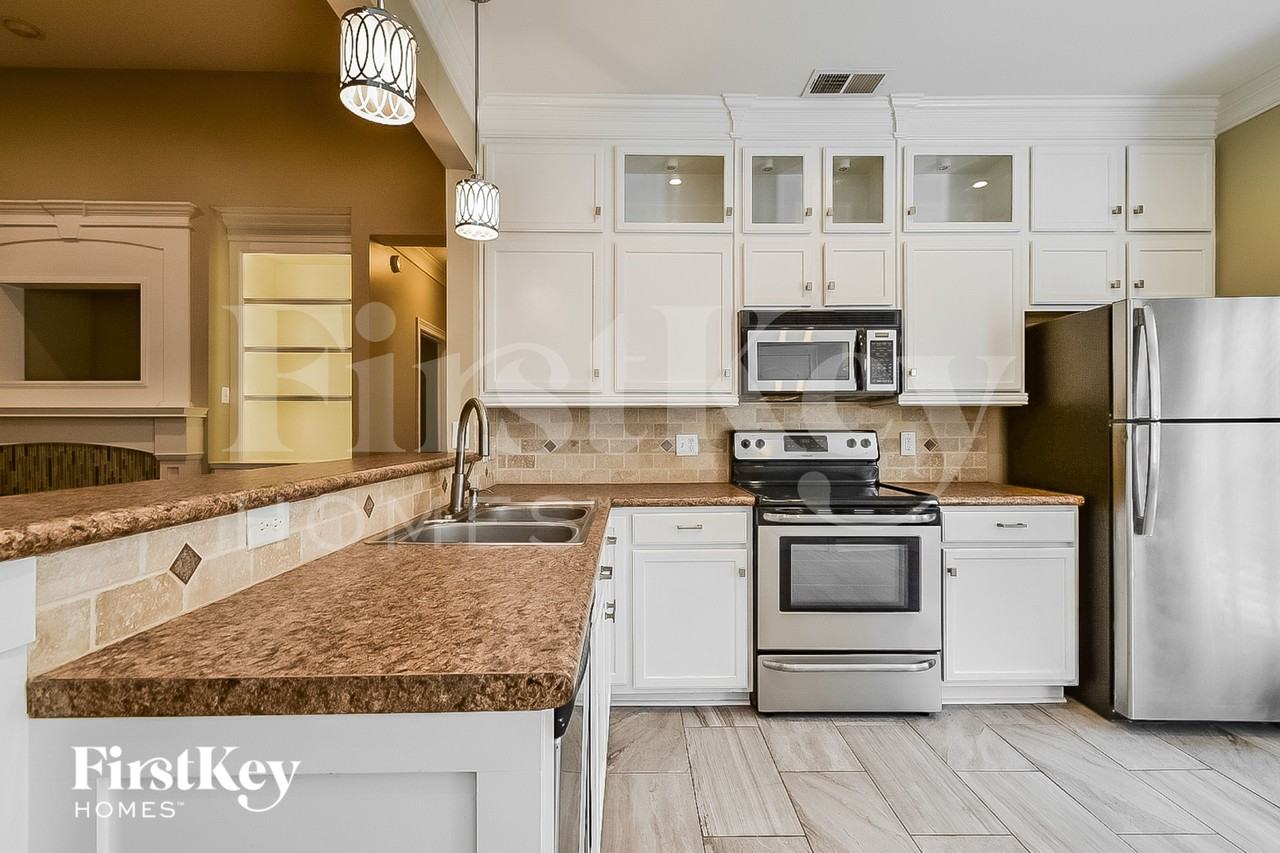 8682 Valmont Cir - Photo 6 of 15
