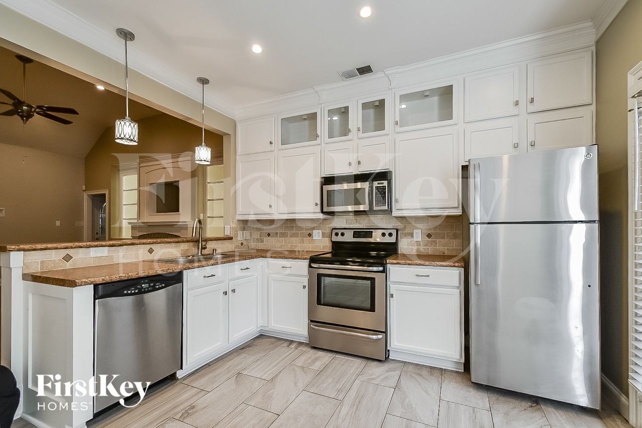 8682 Valmont Cir - Photo 7 of 15