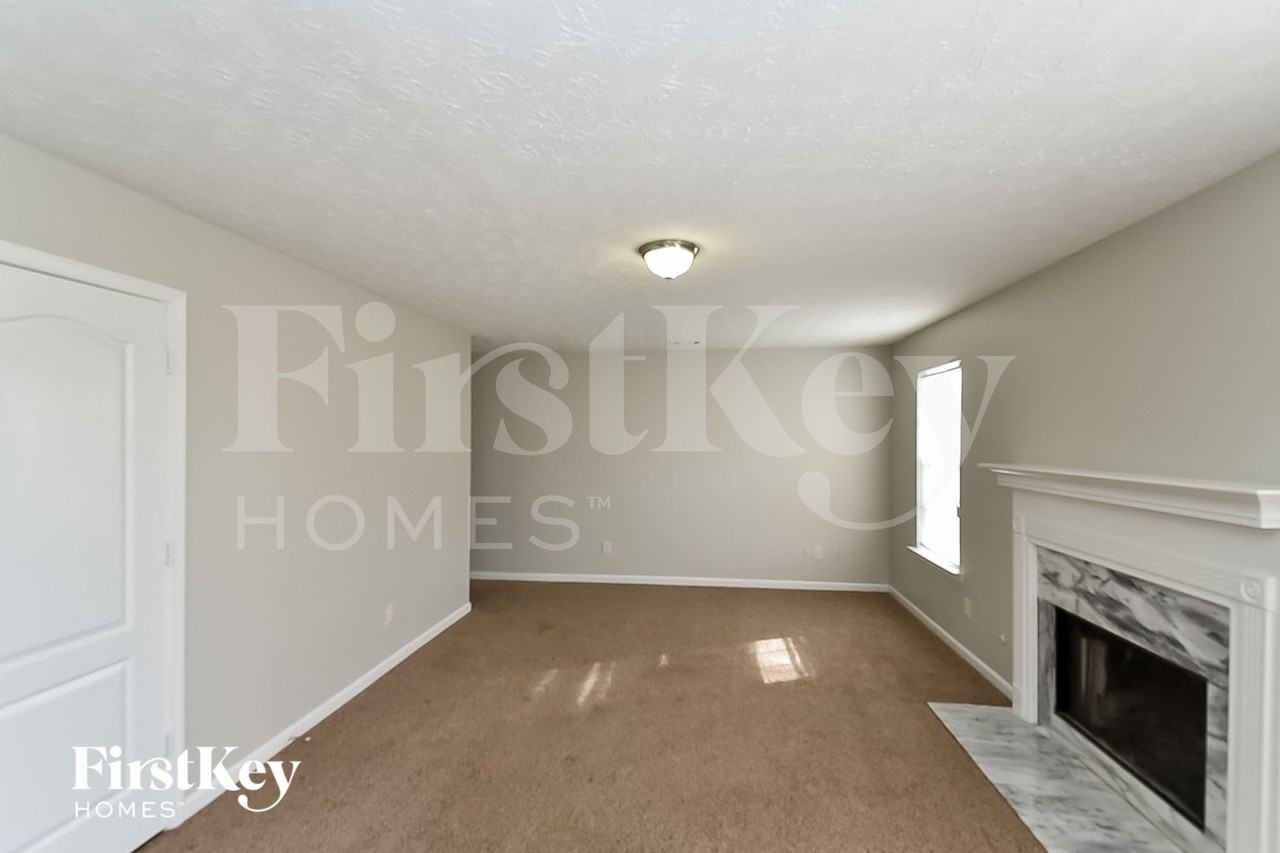 824 Rock Shoals Ct - Photo 4 of 15